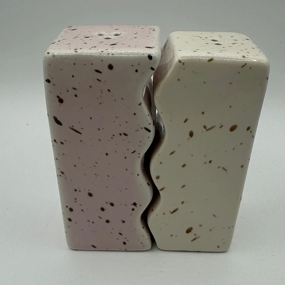 Unique Pink and White Ceramic Wave Salt and Pepper Shakers - Picture 5 of 7